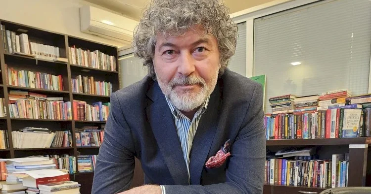 Problem nəşriyyatlarda deyil, Azərbaycan kitab bazarı çöküb Şahbaz Xuduoğlu