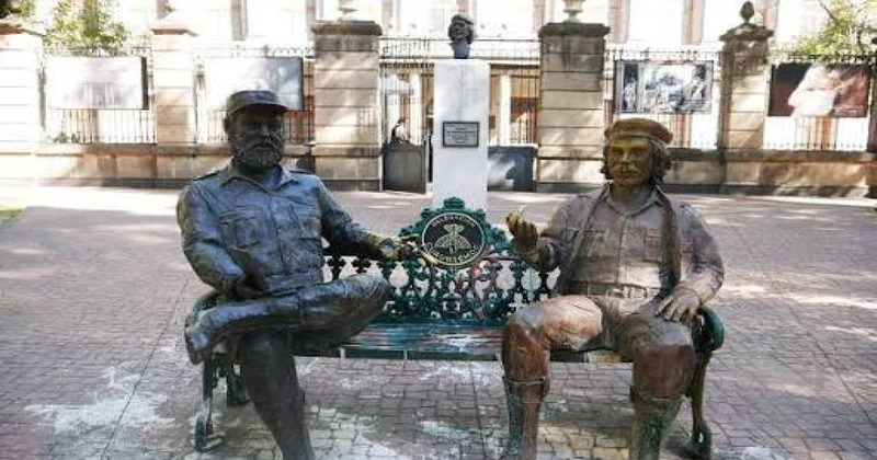 Meksikada Çe Gevara və Fidel Kastronun abidələri bərpa ediləcək