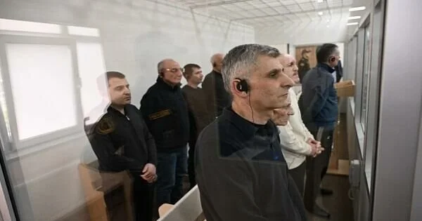 Erməni terrorçuların məhkəməsi: hakimlər müşavirəyə getdi