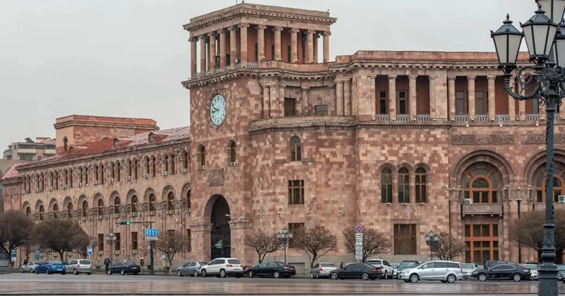 Ermənistan üçün seçim anı: Ya Aİİ, ya da Aİ