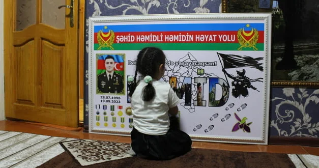 Şəhid övladından dünyanın ən çətin sualı: Atam nə vaxt gələcək? ... Video