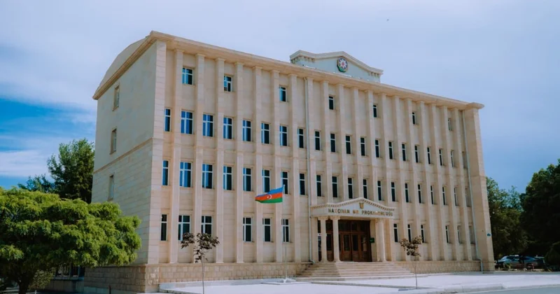 Şərurda kişi arvadını öldürüb
