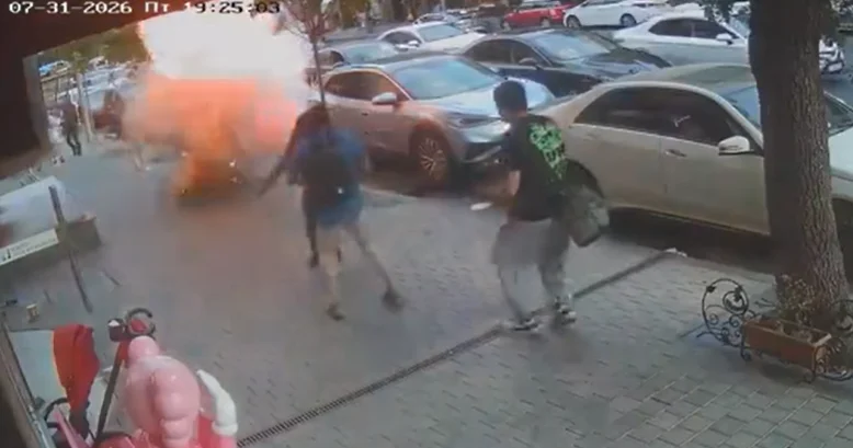 Ermənistanda yeraltı elektrik kabeli partladı VİDEO