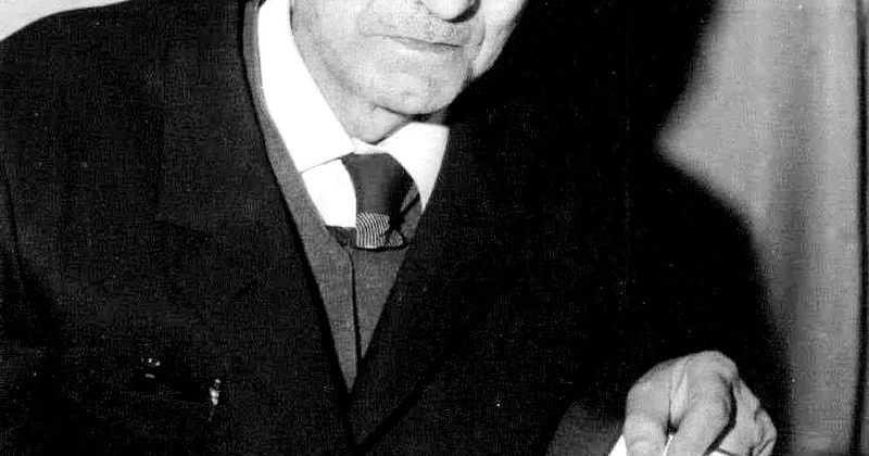 Şəhriyar XX əsr Şərq poeziyasının ulduzudur