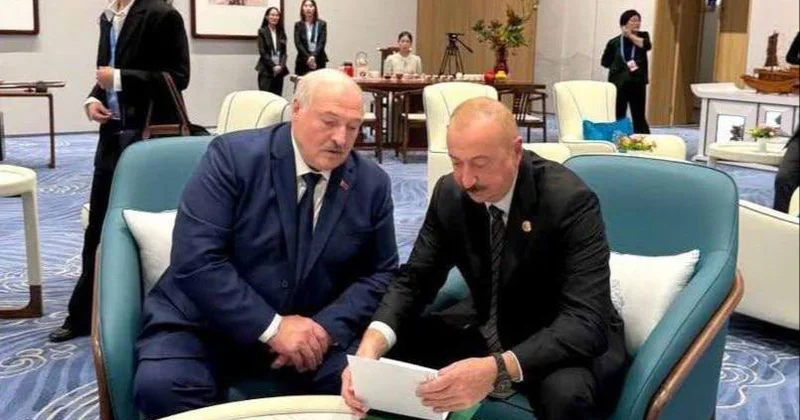 İlham Əliyev Lukaşenko və Şəriflə söhbət etdi FOTO