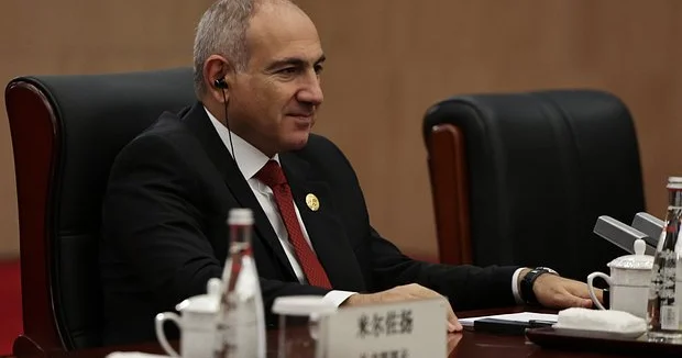 Paşinyan Putinə işarə etdi: Gündəm gərgindir