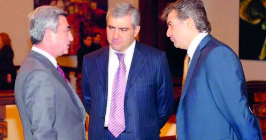 Karapetyanın yeni hərəkatından “keçmişin qoxusu” gəlir