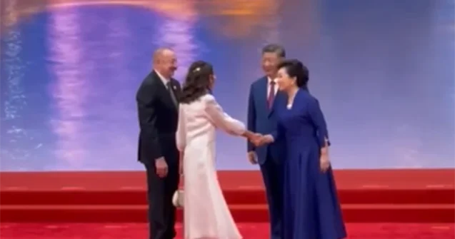 İlham Əliyev və xanımını belə qarşıladılar Video