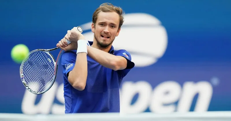 Medvedev məğlubiyyətin acığını raketkadan çıxdı