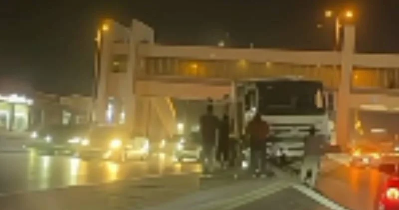 ​Ziya Bünyadov prospekti​ndə KamAZ işıq dirəyinə çırpıldı VİDEO