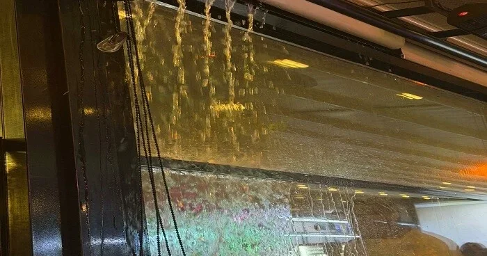 Qısamüddətli yağış: Bakıda məşhur restoranı su basdı Video