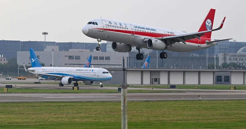 Çinin üç ən böyük aviaşirkəti yarımili 1,2 mlrd. dollar zərərlə başa vurub