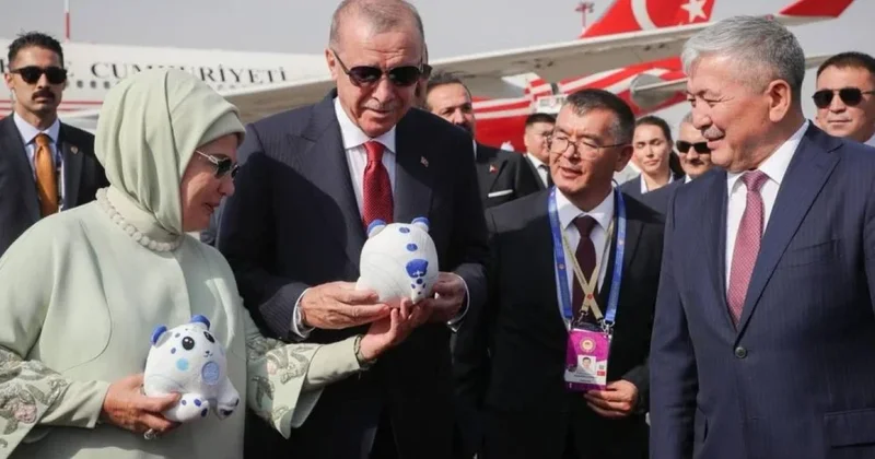 Ərdoğana da Bişkekdə oyuncaq bəbir hədiyyə edildi
