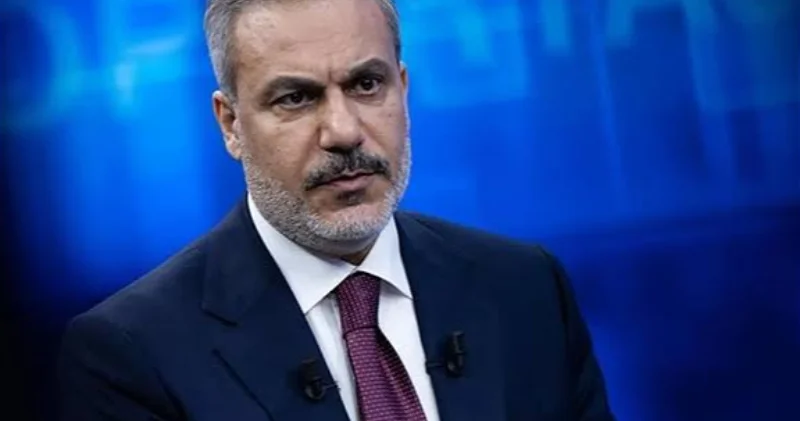 Турция контактирует с РФ и Украиной по судоходству в Черном море Фидан