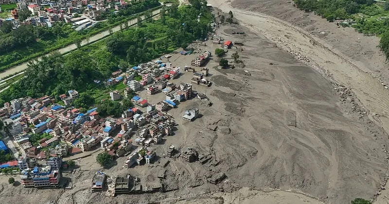 Непалу угрожают новые оползни и обрушения ледников