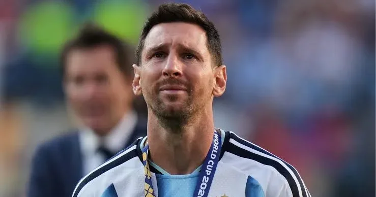 Messi milli komandadakı karyerasını BİTİRDİ