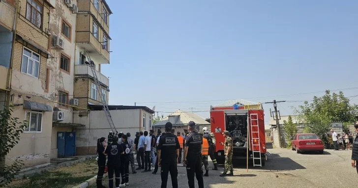 В Нахчыване в жилом здании произошел пожар