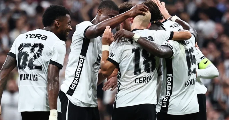 Vlahoviç het trik etdi, “Beşiktaş” 3 xalı 6 qolla qazandı