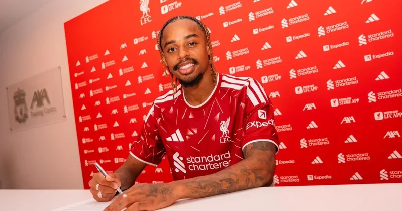 Bredli Barkola rəsmən ”Liverpul”da