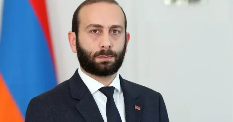 Rusiya Ermənistanın Azərbaycan və Türkiyə ilə dəmir yolu əlaqələrini müzakirə etməyə hazırdır Mirzoyan
