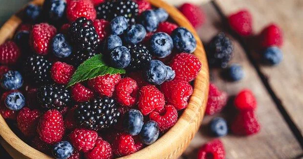 Перечислены защищающие мозг от возрастных изменений продукты