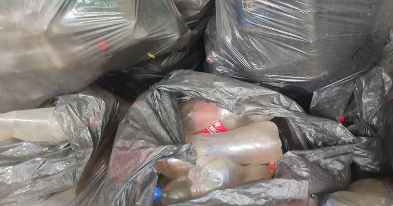 AQTA yoxlamasında biabırçı mənzərə İnsanlara çirkli butulkada....