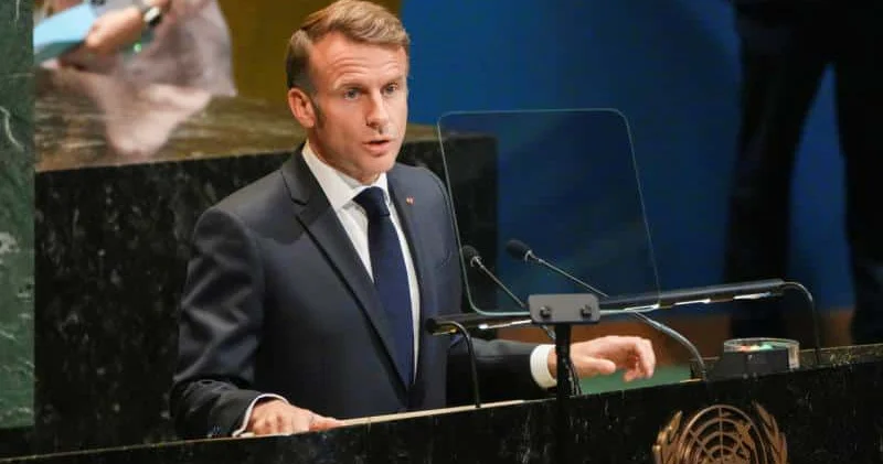 Makronun dəstəyi rekord səviyyədə azaldı