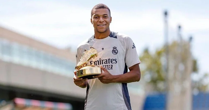 Mbappeyə Qızıl buts mükafatı təqdim olundu