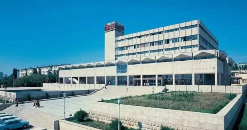 Бакинский универмаг Москва стал жертвой незаконного строительства ФОТОФАКТ / ОФИЦИАЛЬНО