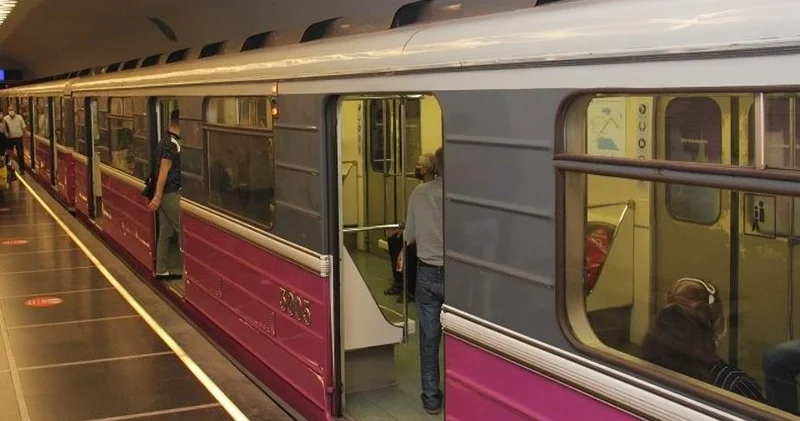 Metro traktor kimi işləyir Paytaxt sakini