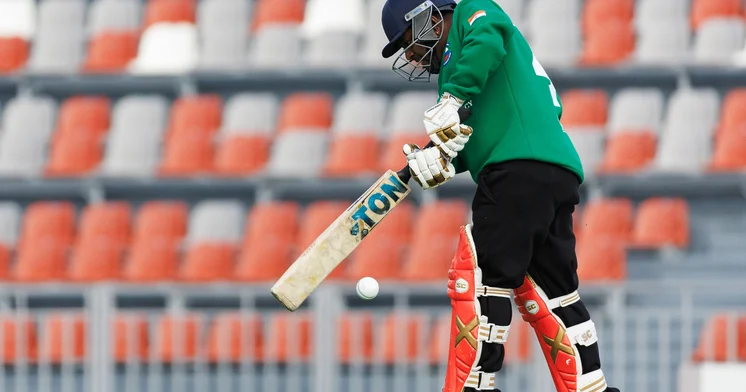 17 yaşlı kriketçi top zərbəsindən sonra vəfat etdi