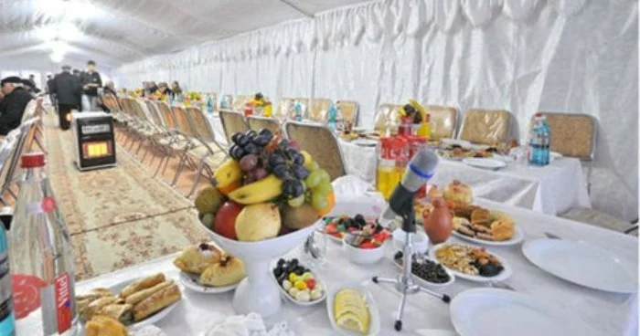 Dəbdəbəli yaslar qanunla qadağan edilsin, ya yox...