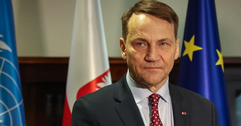 Сикорский допустил возможность выхода Польши из Евросоюза