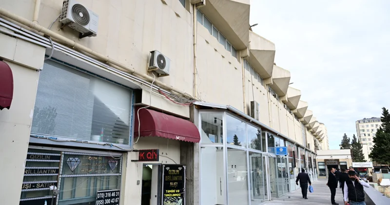 Незаконные работы на историко архитектурном памятнике в Баку