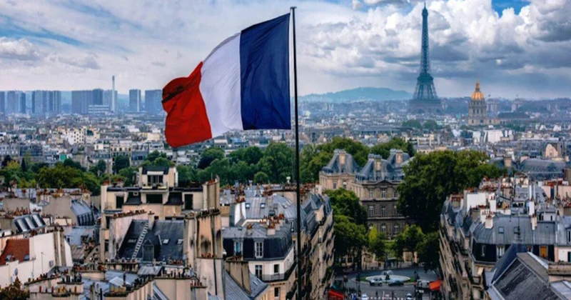 Fransada sol müxalifət hökumətə etimadsızlıq haqqında qətnamə layihəsini parlamentə təqdim edəcək