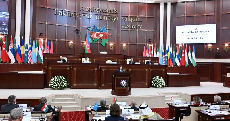 Türk Fondunun prezidenti Bakıda konfransda çıxış etdi FOTO