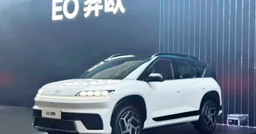 Hyundai, tablosu olmayan EO krossoverini təqdim etdi…