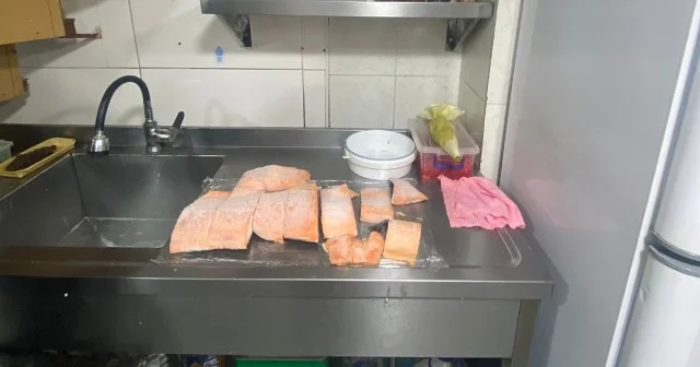 “Sushi Club”da bu balıq məhsulundan istifadə edilirmiş FOTOLAR