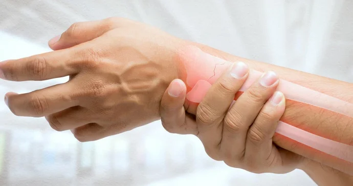 Gənclərdə əllərin uyuşması təhlükəli nəticələrə səbəb ola bilər ADİL QEYBULLA FOTO