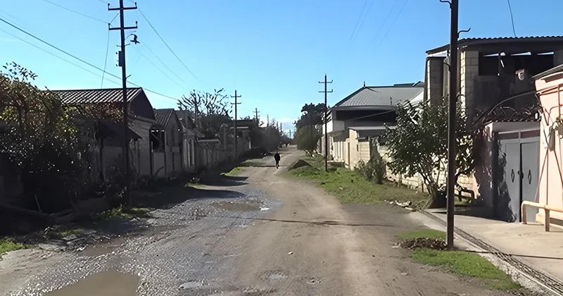 Dedi ki, kişilərlə danışırsan, bıçağı soxdu anasına Xaçmazdakı qətlin TƏFƏRRÜATI