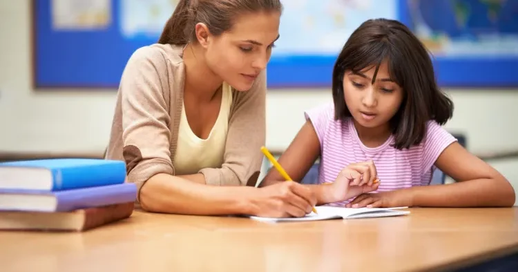 Repetitor dərsləri sosial təzyiq yaradır, uşaqları süni rəqabətə sürükləyir Ekspertdən ETİRAZ