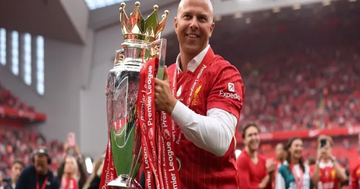 Liverpul Slottla yeni müqavilə ilə bağlı danışıqları dayandırdı: Bu, həyəcan siqnalıdırmı?