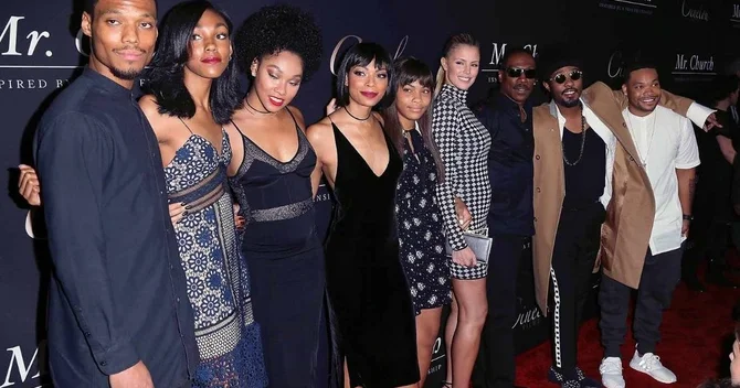 10, 12, 14 övladı olan DÜNYA MƏŞHURLARI