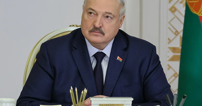 Лукашенко грозится бахнуть в ответ