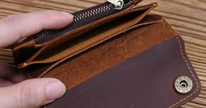 Salyanda xoşagəlməz hadisə: Pulu itdiyi üçün şagirdin pulqabısını yoxlayan müəllim CƏZALANDIRILDI