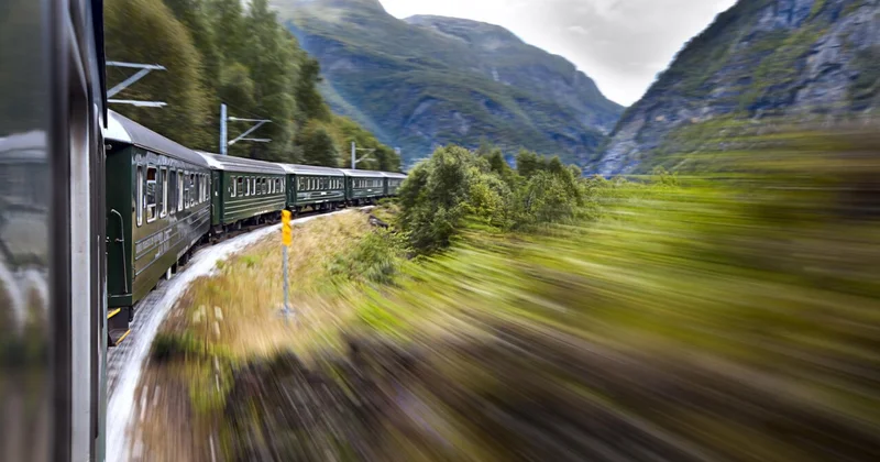 Все железные дороги Сербии временно перестали работать