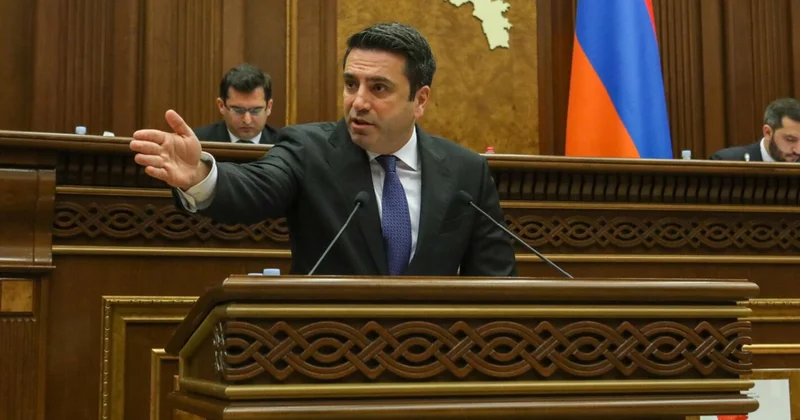 Спикер парламента Армении высмеял идею о союзном государстве с Россией