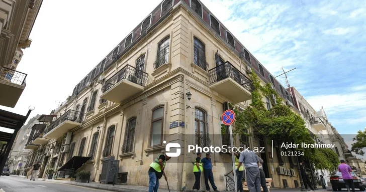 Жителям центра Баку дали три дня на решение: снять кондиционеры или ждать демонтаж