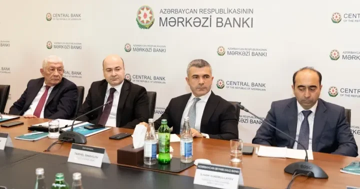 Mərkəzi Bankda bankların rəhbər şəxsləri ilə görüş keçirilib