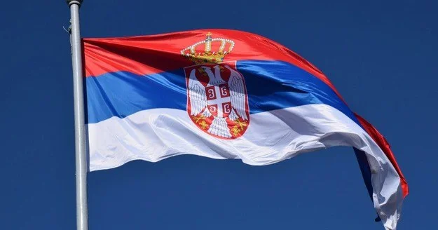 Serbiyada qatarların hərəkəti dayandırıldı Terror TƏHLÜKƏSİ VİDEO